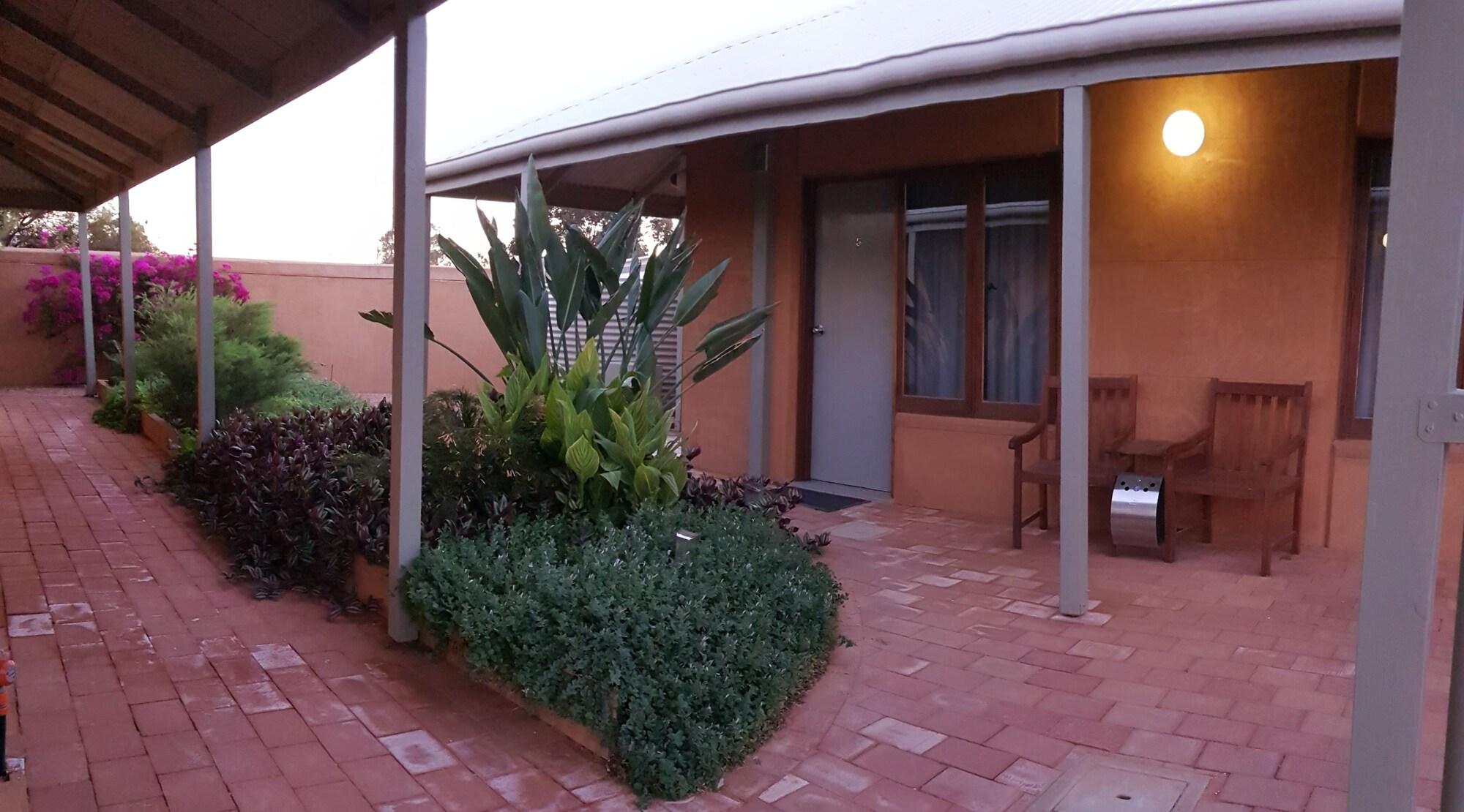 Mud Hut Motel Coober Pedy Exterior foto