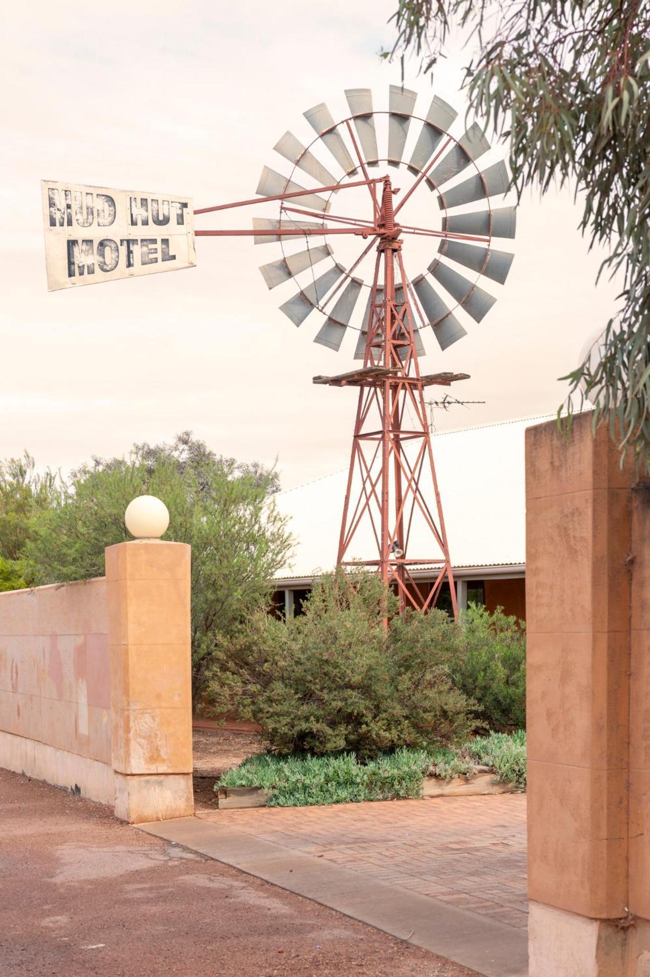 Mud Hut Motel Coober Pedy Exterior foto