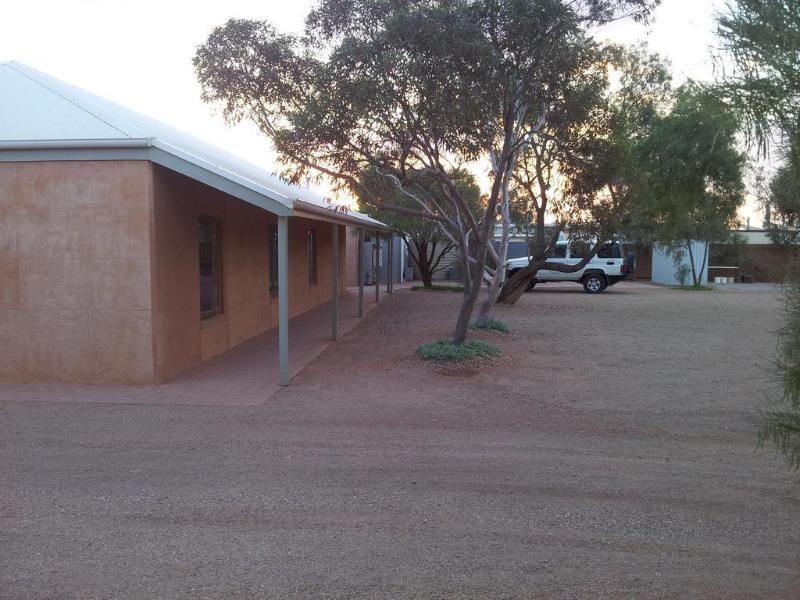 Mud Hut Motel Coober Pedy Exterior foto