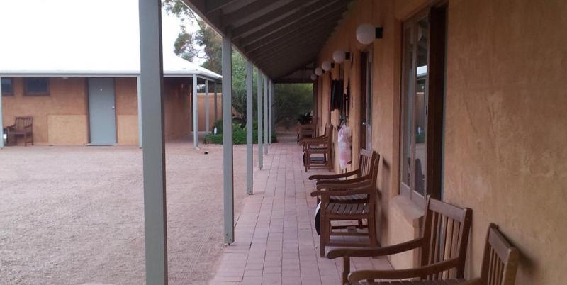 Mud Hut Motel Coober Pedy Exterior foto