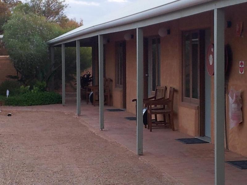 Mud Hut Motel Coober Pedy Exterior foto